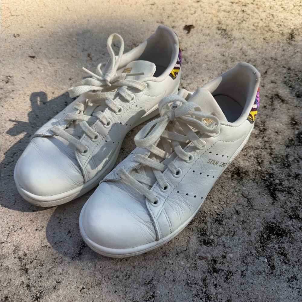 Adidas Stan Smith – Special Edition Embroidered Detail